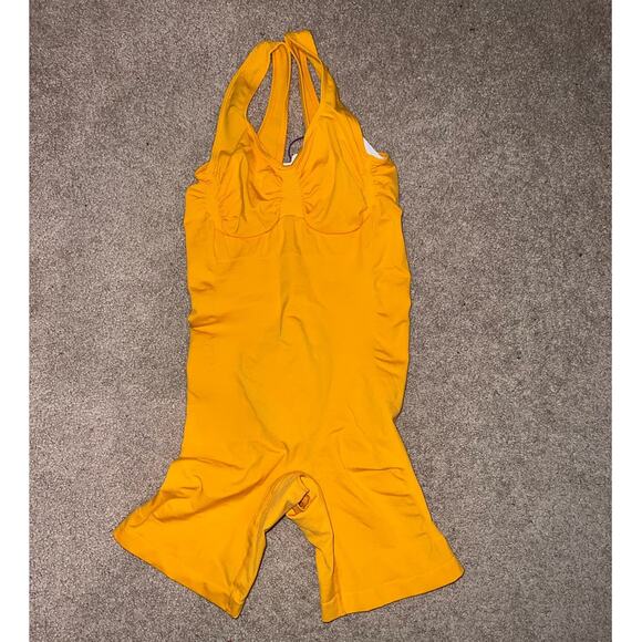 New Fabletics Yitty Nearly Naked Shaping Mid Thigh Bodysuit M/L - Picture 5 of 10